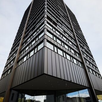 MasterPatio Schieben und Falten, MasterLine 8 Fenster und MasterLine 8 Türen - Akara Tower ansässig in Baden, Schweiz