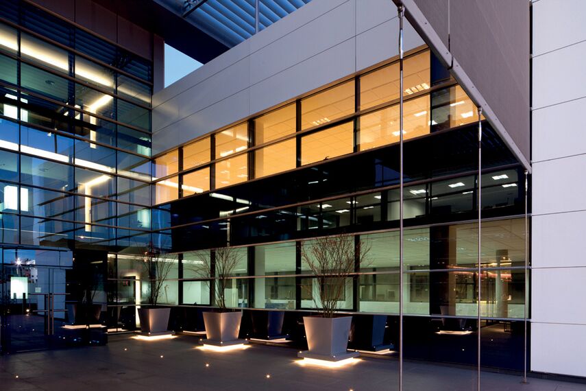 EcoSystem 50 Türen, ConceptSystem 77 Fenster, ConceptSystem 77 Türen, EcoSystem 50 Fenster und ConceptWall 50 Fassaden - Ferbocar ansässig in Madrid, Spanien