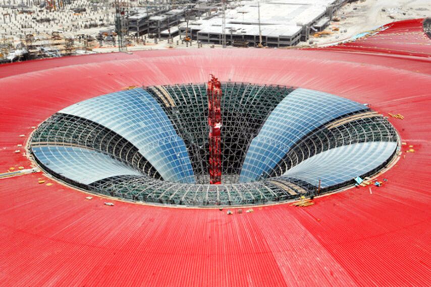 ConceptWall 86 Fassaden - Ferrari World Abu Dhabi ansässig in Abu Dhabi, Vereinigte Arabische Emirate