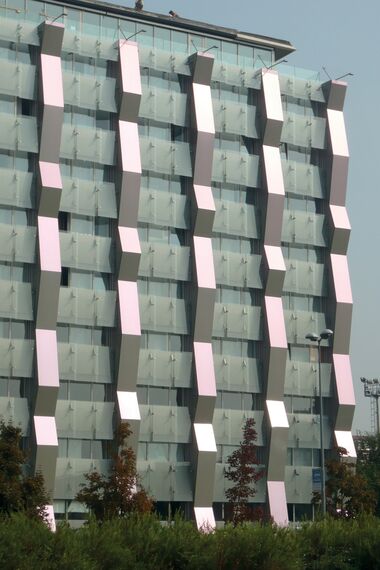 ConceptWall 60 Fassaden und CS 86-HI (c) Abgesagte Systeme - Wohnungskomplex Apartments Famagosta ansässig in Milan, Italien