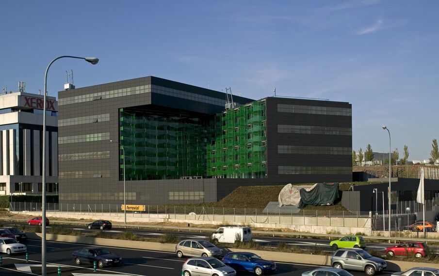 ConceptSystem 68 Fenster, ConceptSystem 68 Türen, ConceptWall 50 Fassaden und ConceptWall 86 Fassaden - Office building Hauptsitz Coca-Cola ansässig in Madrid, Spanien