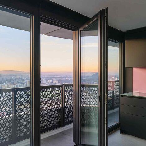 MasterLine 8 Fenster und MasterLine 8 Türen - Three Point Dübendorf ansässig in Zürich, Schweiz