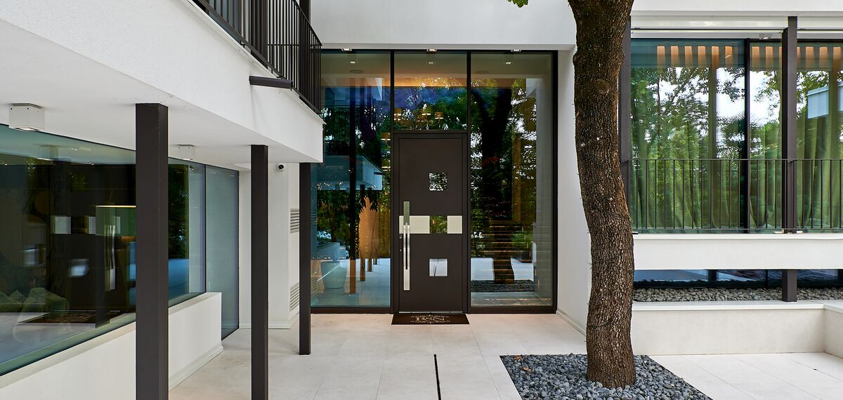 Haustür aus Aluminium.