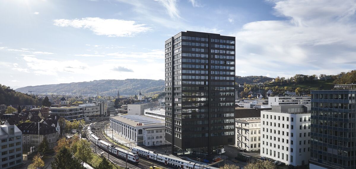 MasterPatio Schieben und Falten, MasterLine 8 Fenster und MasterLine 8 Türen - Akara Tower ansässig in Baden, Schweiz