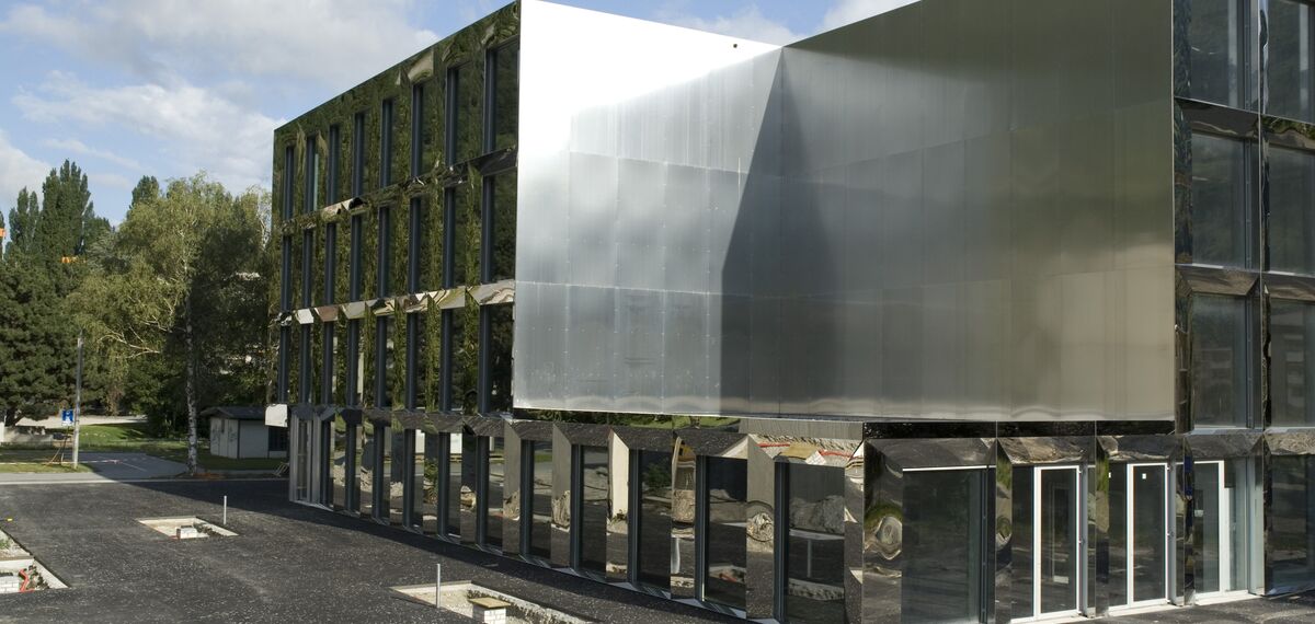 CS 86-HI (c) Abgesagte Systeme und ConceptWall 50 Fassaden - College/University Technical Vocational School Visp ansässig in Visp, Schweiz