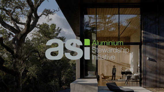 ASI-Logo vor einer modernen Villa im Wald.